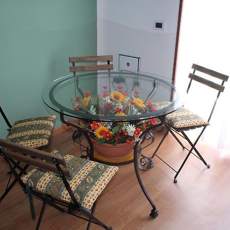 Casa Del Girasole Apartment Наполи Екстериор снимка