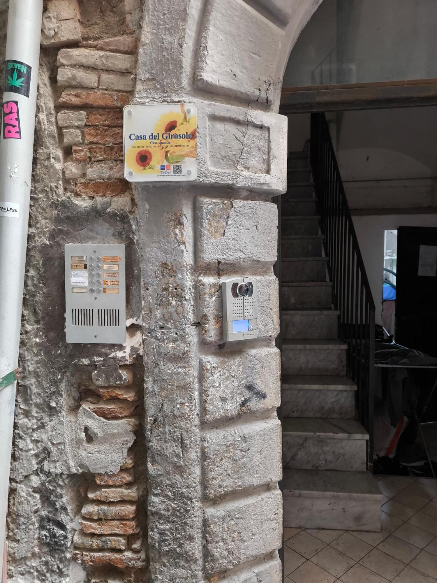 Casa Del Girasole Apartment Наполи Екстериор снимка