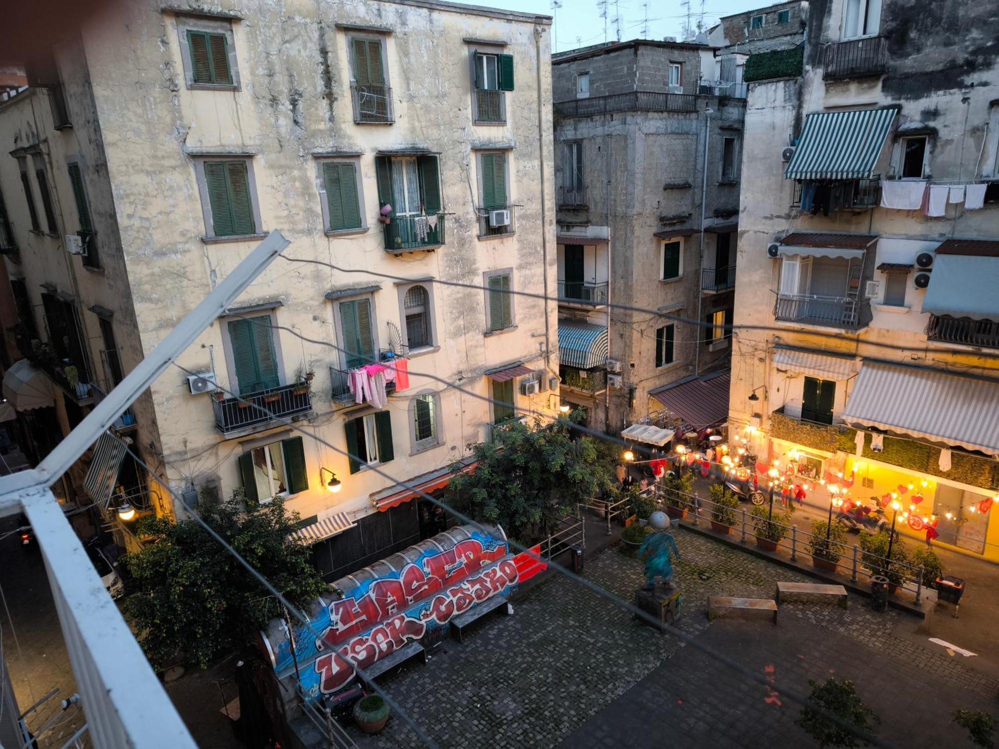 Casa Del Girasole Apartment Наполи Екстериор снимка